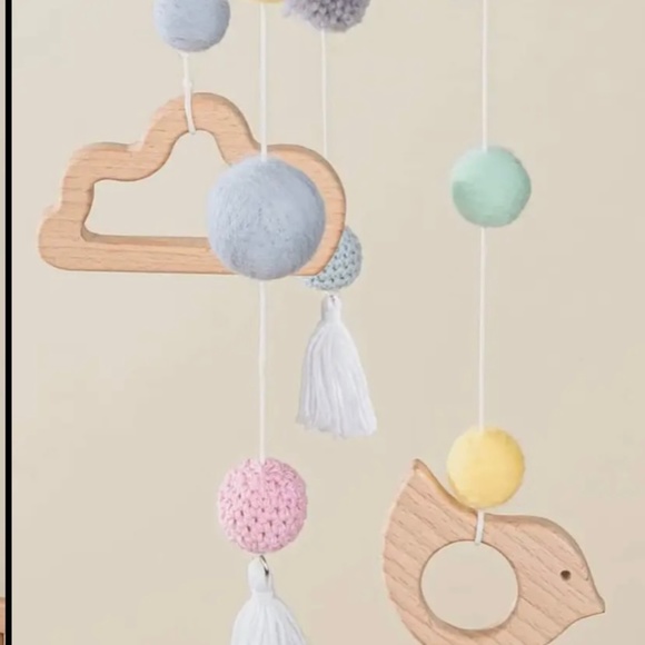 NURSERY MOBILE AND MATCHING ARTWORK - Picture 3 of 4